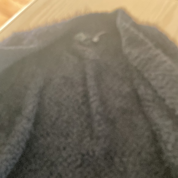🛍️🛍️ 3 for $5 Beautiful long knotty sweater with pockets - Picture 8 of 9